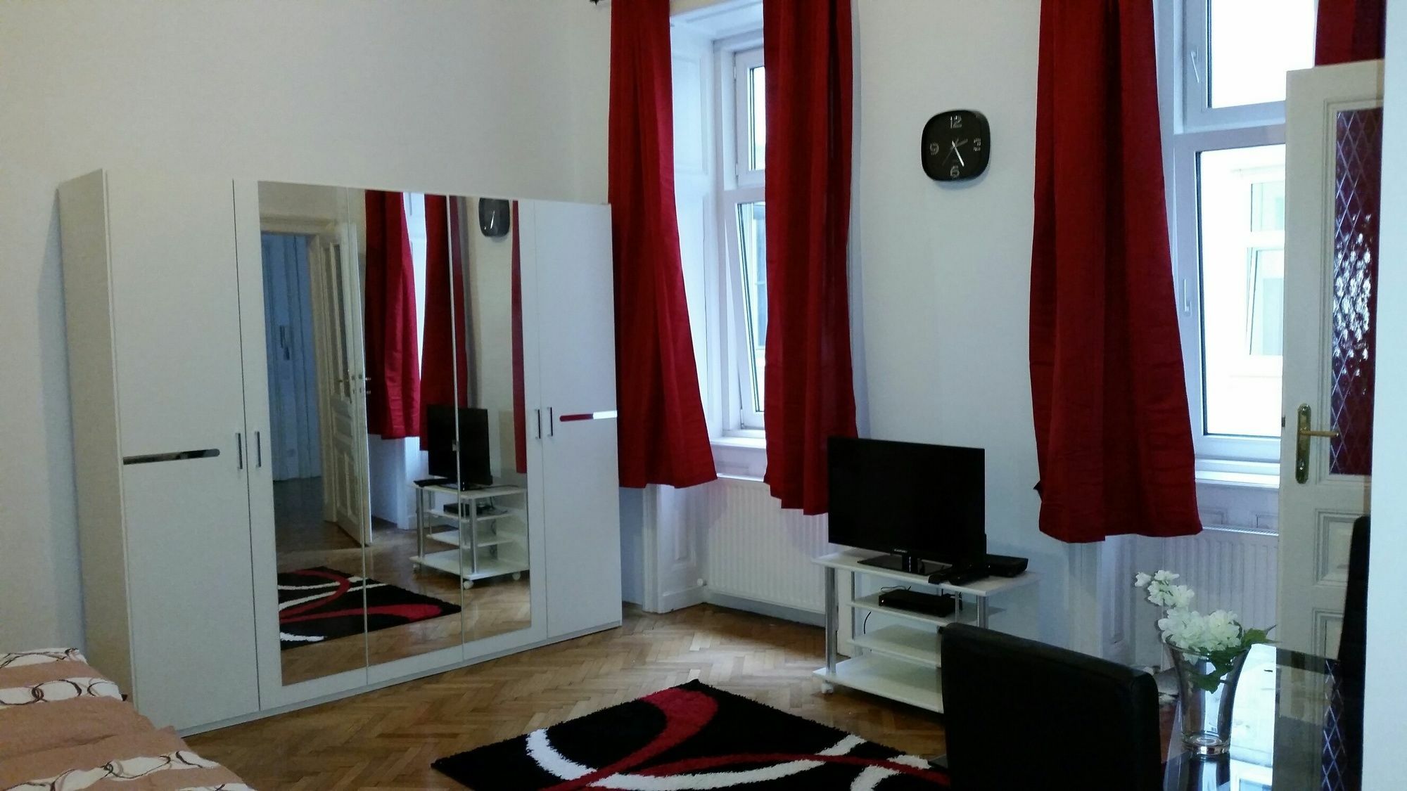 Goldfisch Apartment Central Park Wien Ngoại thất bức ảnh